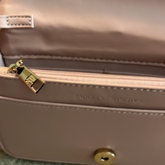 BADGLEY MISCHKA Gold Pleated Crossbody Bag in Blush Pink NWOT - Picture 7 of 10